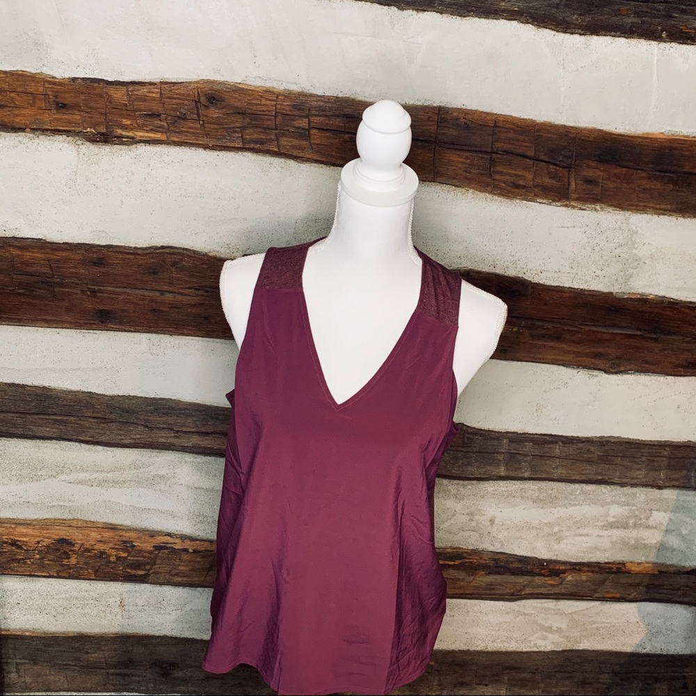 Lucy athleisure mulberry color Mixed Material V-Neck sleeveless Top, Medium